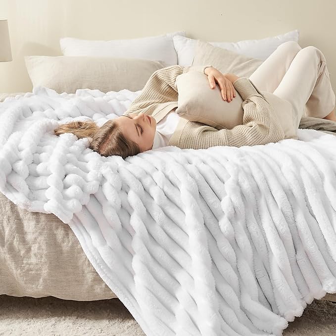 NEWCOSPLAY Super Soft Twin Blanket White Premium Silky Flannel Fleece 3D Ribbed Jacquard Lightweight Bed Blanket All Season Use (White Ribbed, Twin(60"x80"))-Ruum Studio Home