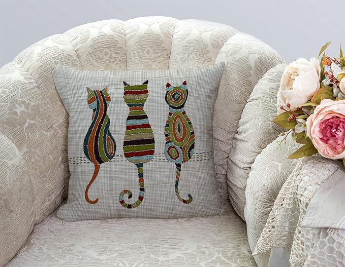 TSSOHU Cute Animal Cat Throw Pillow Cover Patio Furniture Knitted Design Kitten Family Decorative Cushion Cases Home Décor for Couch Bed Sofa 18x18 Inch-Ruum Studio Home