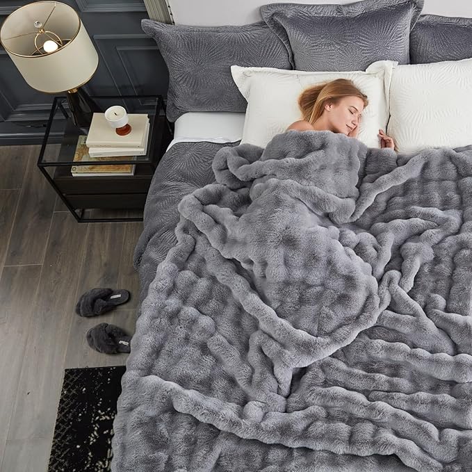 Cozy Bliss Faux Fur Throw Blanket for Couch, Fuzzy Soft Plush Thick Bubble Blanket for Sofa Bedroom Living Room, 108 * 90 Inches Light Grey-Ruum Studio Home