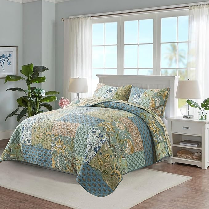 NEWLAKE Quilt Set Queen Size, 100% Cotton Patchwork Green Bohemian Quilt Sets, Reversible Bedspread Lightweight and Breathable for All Seasons, Soft Quilted Bedspread with 2 Pillow Shams-Ruum Studio Home