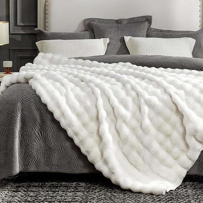 Cozy Bliss Faux Fur Throw Blanket for Couch, Fuzzy Soft Plush Thick Bubble Blanket for Sofa Bedroom Living Room, 50 * 60 Inches Cream White-Ruum Studio Home