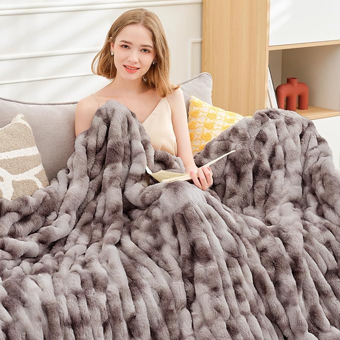 Ultra Soft Luxury Faux Fur Throw Blanket for Counch,Fuzzy Fluffy Plush Warm Cozy Elegant Wrinkled Blanket for Sofa Bedroom Living Room,（50"x60",Tie-dye Taupe）-Ruum Studio Home