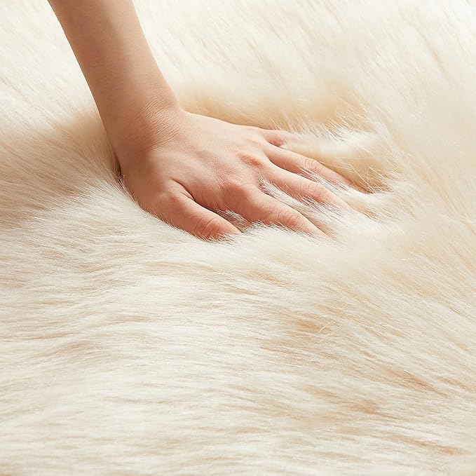 AMTOVO Faux Fur Rug, Beige Small Area Rug, Fluffy Sheepskin Rug, Fuzzy Ultra Soft 2 x 3 ft Shag Rugs for Bedroom Sofa Throw Cushion Room Decor, Sheepskin-Ruum Studio Home