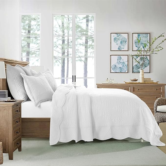 MarCielo 3-Piece Christmas Quilt 100% Cotton Oversized Bedspread Lightweight Coverlet Embroidery Christmas Tree Pattern Bedding Set (TC Bright White, Oversized Queen (100"x106"))-Ruum Studio Home