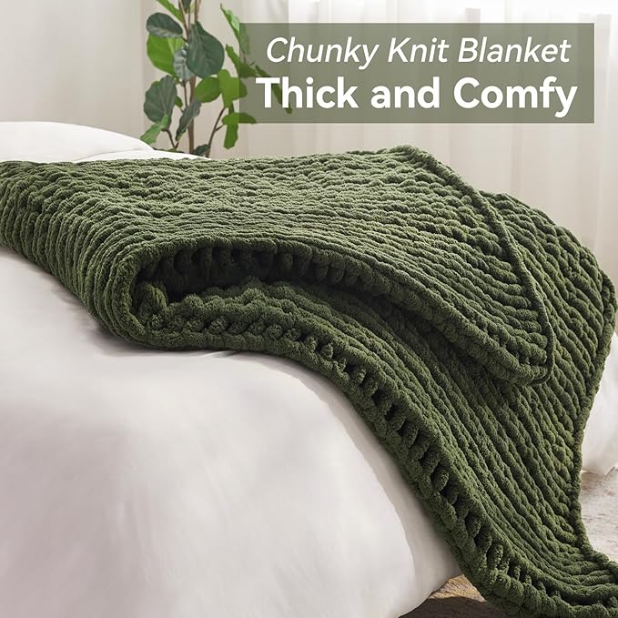 Chunky Knit Throw Blanket, 30''*40'' Knitted Throw Chenille Yarn for Bed Couch, Handmade Green Crochet Big Thick Blanket, Machine Washable Cute Comfy Blanket for Home Decor-Ruum Studio Home