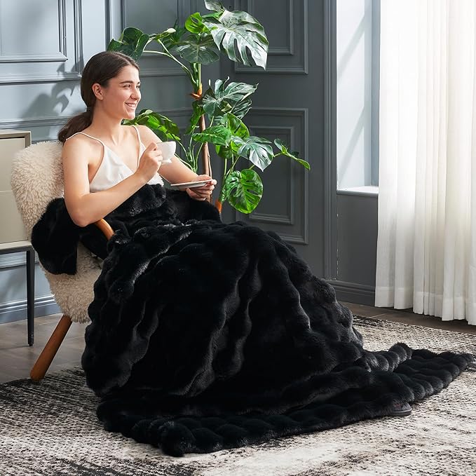 Cozy Bliss Faux Fur Throw Blanket for Couch, Fuzzy Soft Plush Thick Bubble Blanket for Sofa Bedroom Living Room, 50 * 60 Inches Black-Ruum Studio Home