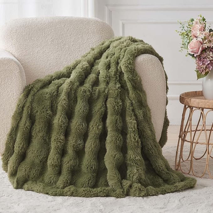 Lotus Karen Faux Fur Throw Blanket Dark Green - 800 GSM Bubble Rabbit Fluff Blanket for Couch Bed Sofa,Softest Fluffy Fuzzy Cozy Blanket,Thick Furry Plush Shaggy Warm Blankets for Women,50x60 Inches-Ruum Studio Home