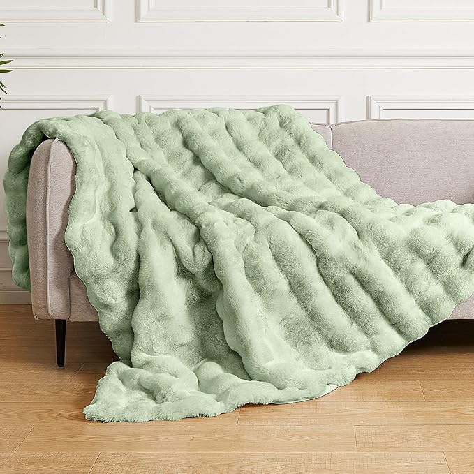 Sage Green Fluffy Comfy Blanket for Couch Living Room 50x60 Faux Fur Throw Blanket for Bed Soft Furry Cozy Best Housewarming Home Decor Gifts 860 GSM-Ruum Studio Home