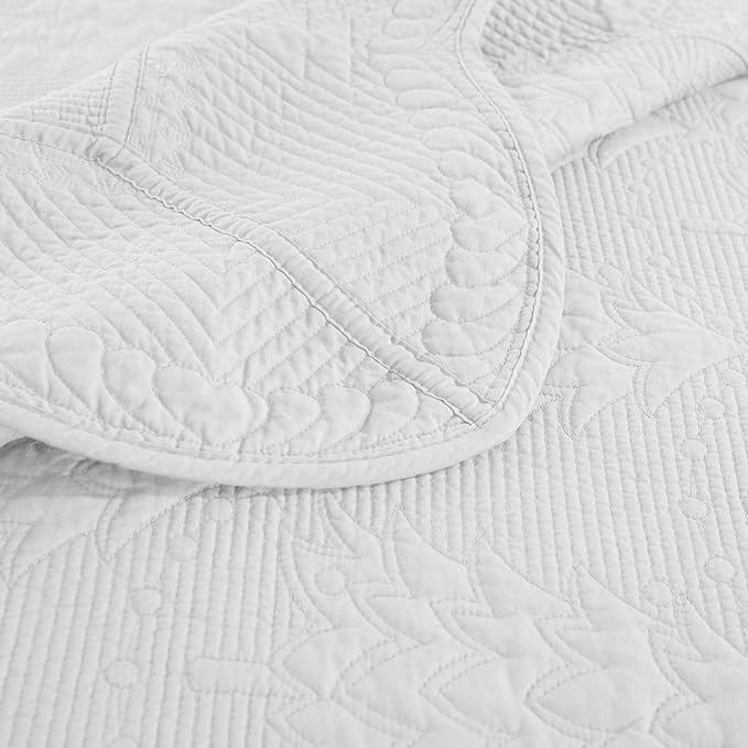 MarCielo 3-Piece Christmas Quilt 100% Cotton Oversized Bedspread Lightweight Coverlet Embroidery Christmas Tree Pattern Bedding Set (TC Bright White, Oversized King (118"x106"))-Ruum Studio Home