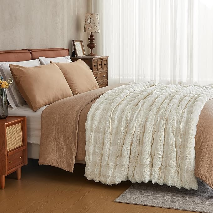 JELLYMONI Faux Fur Throw Blanket, White Fuzzy Cozy Plush Bubble Bed Blanket, Thick and Warm, Queen (90" x 90")-Ruum Studio Home