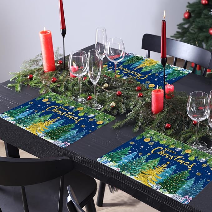 Christmas Pine Trees Placemats Set of 6 Plastic Table Mats Xmas Ball Ornaments Snowflakes Place Mats Holiday Pine Trees Winter Table Decoration for Indoor Outdoor Party Kitchen Dining-Ruum Studio Home