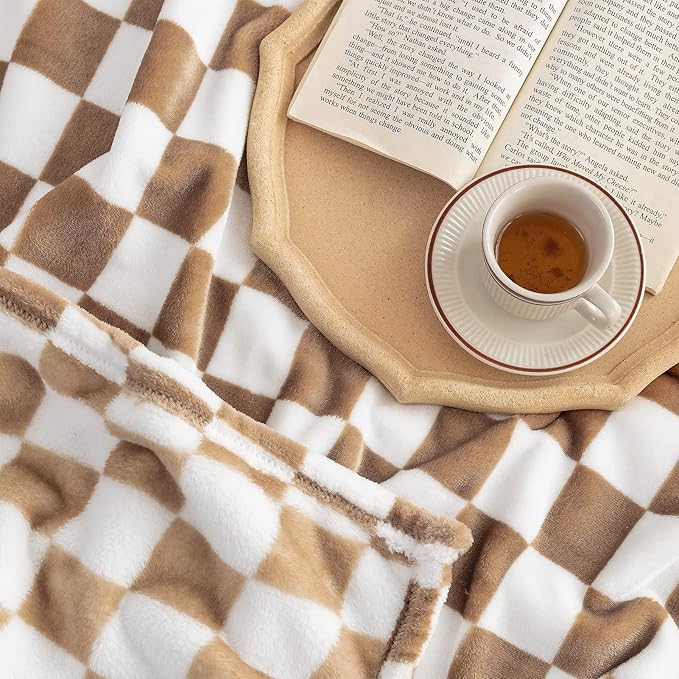 LOMAO Throw Blankets Flannel Blanket with Checkerboard Grid Pattern Soft Throw Blanket for Couch, Bed, Sofa Luxurious Warm and Cozy for All Seasons (Khaki, 40"x50")-Ruum Studio Home