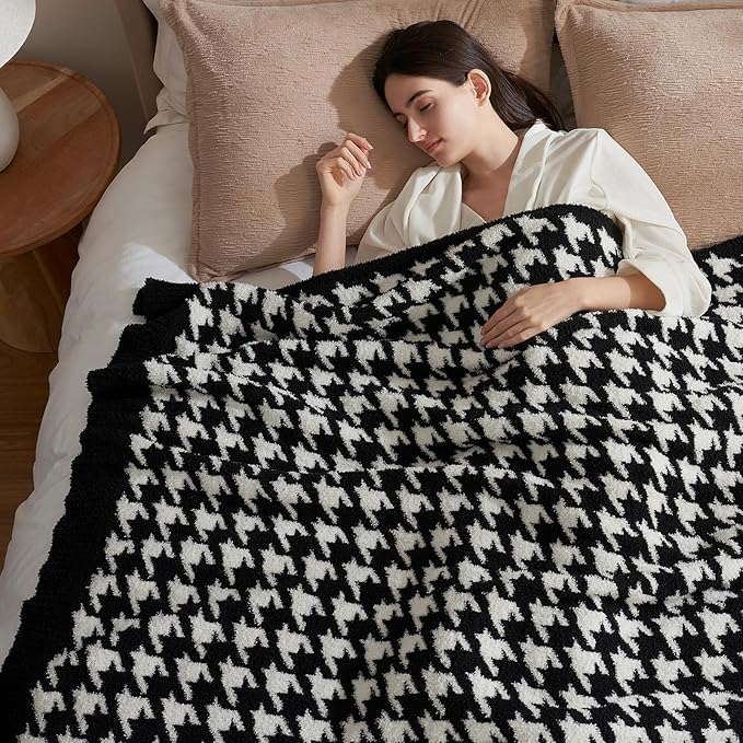 Snuggle Sac Houndstooth Throw Blanket for Couch, Reversible Super Soft Warm Blankets Cozy Knit Fuzzy Plush Lightweight Throws for Sofa, Bed, Camping, Black,50x60 inches-Ruum Studio Home