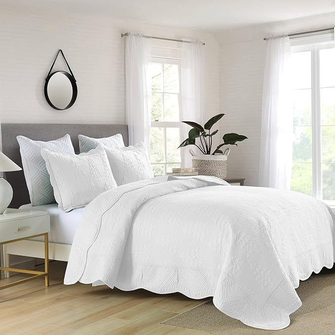 MarCielo 3-Piece Christmas Quilt 100% Cotton Oversized Bedspread Lightweight Coverlet Embroidery Christmas Tree Pattern Bedding Set (TC Bright White, Oversized King (118"x106"))-Ruum Studio Home