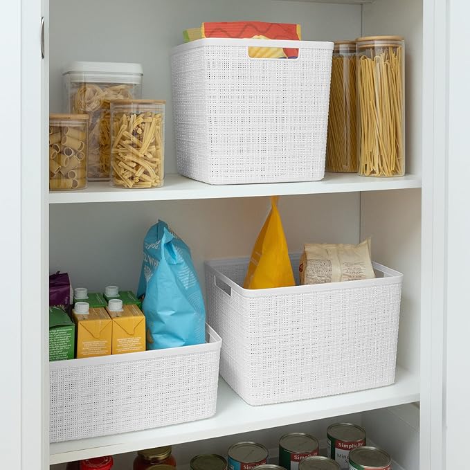Curver Set of 4 Jute Large Decorative Plastic Organization and Storage Baskets, Perfect Bins for Home Office, Closet Shelves, Kitchen Pantry and All Bedroom Essentials, White-Ruum Studio Home
