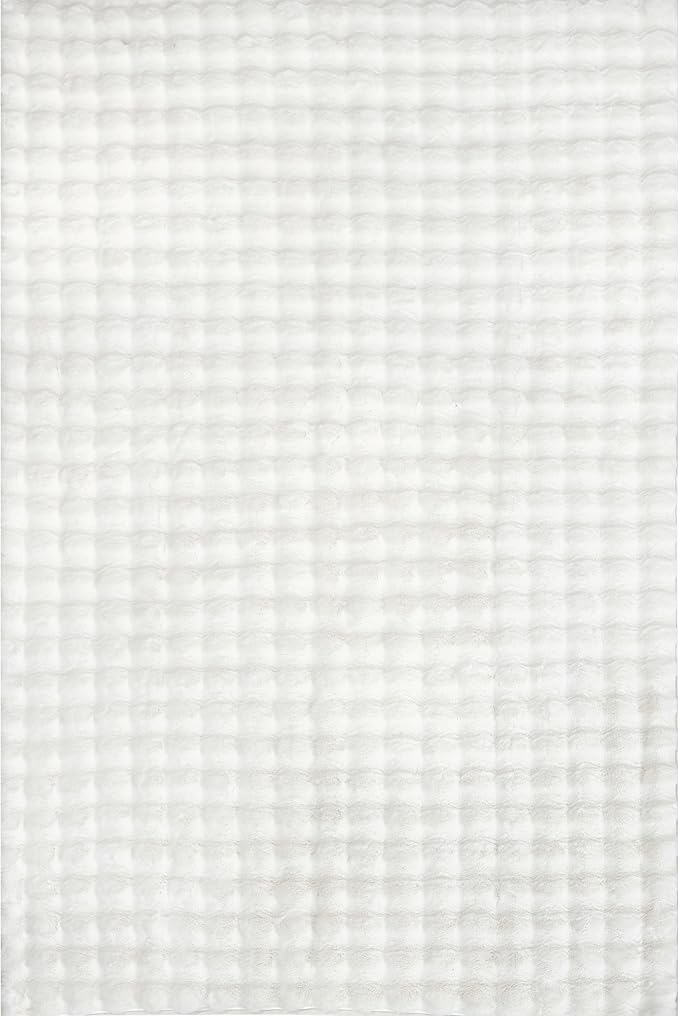 nuLOOM Jeni Solid Faux Rabbit Machine Washable Accent Rug, 3x5, Off-White-Ruum Studio Home