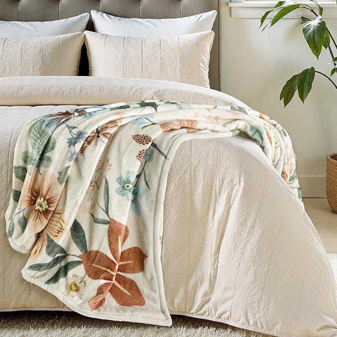 Lahome Floral Beige Soft Throw Blanket for Bed，Spring Botanical Aesthetic Blankets for Women Cute, Thick Warm Cozy Throws for Girls Sofa Chair Home Decor, Beige 50''x60''-Ruum Studio Home