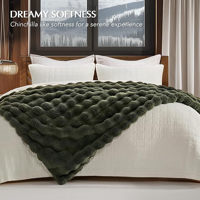 EVERGRACE Ultra Soft Luxury Fluffy Ridgeline Faux Rabbit Fur Throw Blanket, Thick Warm Bubble Throw for Bed, Cozy Plush Reversible Blankets for Couch, Chair, Sofa, Green, 50x60 Inches, 870 GSM-Ruum Studio Home