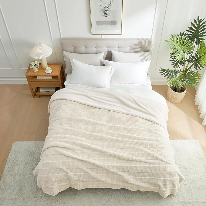 Amélie Home Luxury Striped Faux Fur Throw Blanket for Couch, Embossed Split Fur Cozy Fuzzy Fluffy Luxurious Soft Plush Sofa Chair Bed Gift Blankets for Women Men Wife Friend, 60"x80", Ivory-Ruum Studio Home