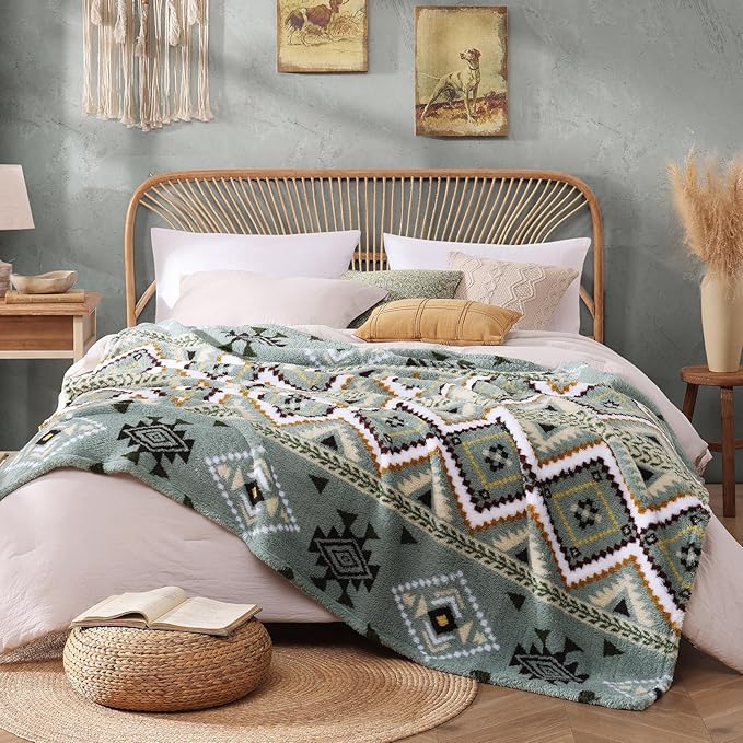 CASAAGUSTO Boho Sherpa Throw Blanket, Aztec Throw Blanket,Ultra Soft, Warm, Cozy, Plush, Thick Fleece Blanket for Couch, Bed, Sofa (Olive Green 50 * 60 Inch)-Ruum Studio Home