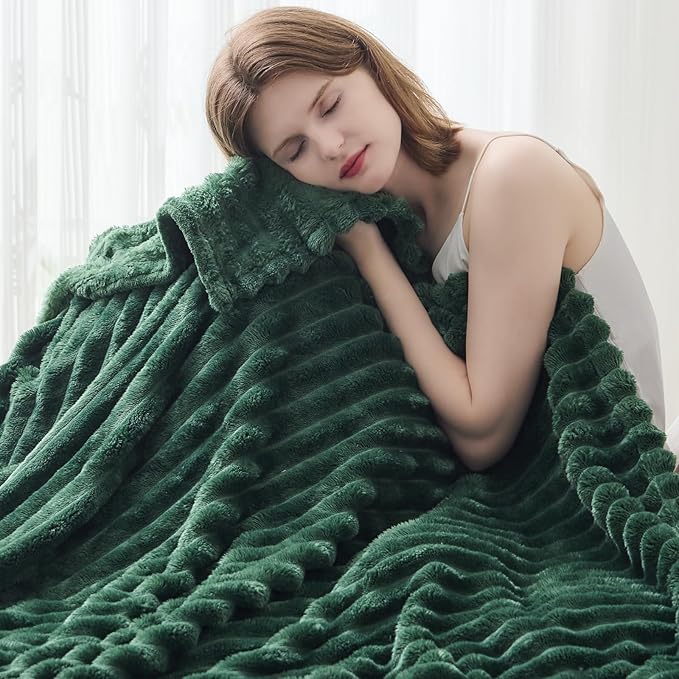 NEWCOSPLAY Super Soft Twin Blanket Dark Green Premium Silky Flannel Fleece 3D Ribbed Jacquard Lightweight Bed Blanket All Season Use (Dark Green Ribbed, Twin(60"x80"))-Ruum Studio Home