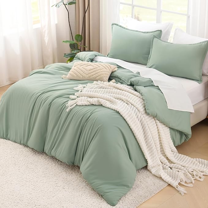Litanika Oversized King Comforter Set 120x98, 3 Pieces Sage Green Lightweight Solid Bedding Set, All Season Fluffy Bed Set Quilt Blanket (1 Comforter & 2 Pillowcases)-Ruum Studio Home