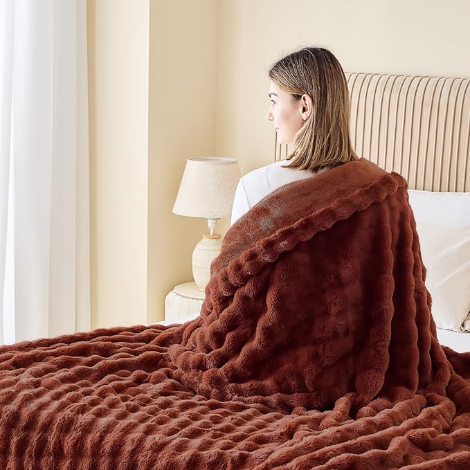 NEWCOSPLAY Faux Fur Twin Blanket Burnt Orange Bubble Blanket Thick Warm Soft for Couch Sofa Bed 550GSM (Burnt Orange, Twin(60"x80"))-Ruum Studio Home