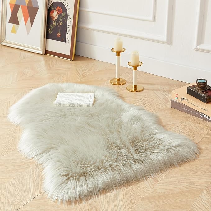 AMTOVO Faux Fur Rug, Light Grey Small Area Rug, Fluffy Sheepskin Rug, Fuzzy Ultra Soft 2 x 3 ft Shag Rugs for Bedroom Sofa Throw Cushion Room Decor, Sheepskin-Ruum Studio Home