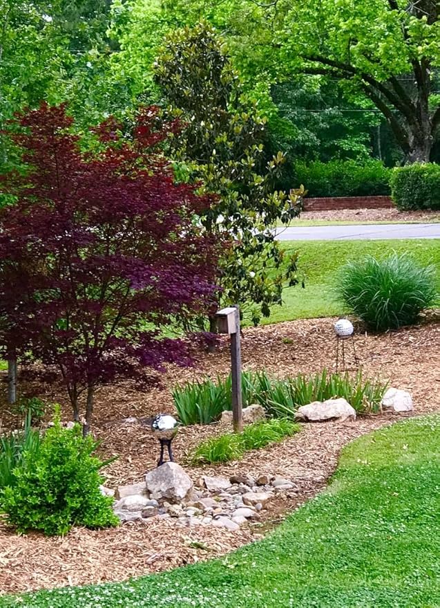 Sunnydaze 10-inch Gazing Ball for Garden - Crackled Glass Mosaic Gazing Globe for Outside - Mirrored Diamond Mosaic-Ruum Studio Home