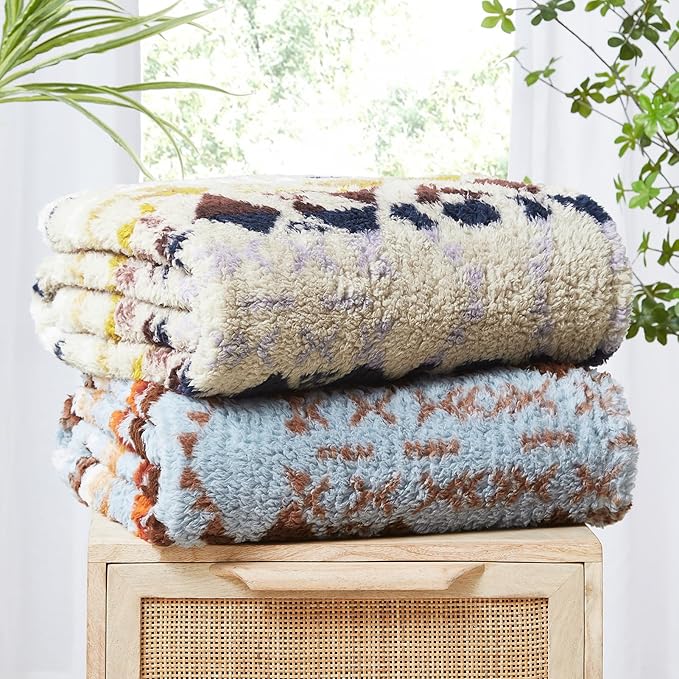 CASAAGUSTO Boho Sherpa Throw Blanket, Aztec Throw Blanket, Ultra Soft, Warm, Cozy, Plush, Thick Fleece Bohemian Blanket for Couch, Bed, Sofa (Khaki 50 * 60 Inch)-Ruum Studio Home
