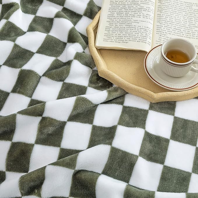 LOMAO Throw Blankets Flannel Blanket with Checkerboard Grid Pattern Soft Throw Blanket for Couch, Bed, Sofa Luxurious Warm and Cozy for All Seasons (Dark Olive, 60"x80")-Ruum Studio Home