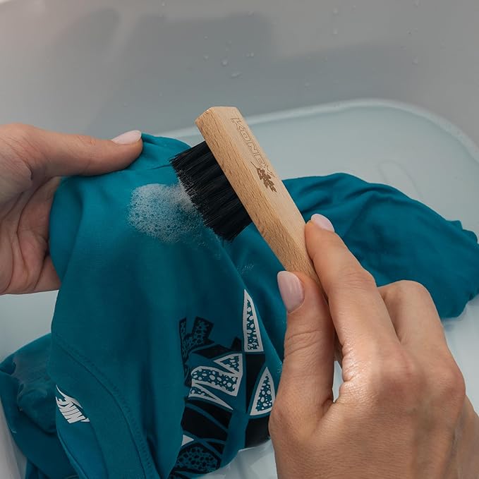 KONEX Laundry Brush - European Economy Laundry Brush for Stains on Clothes, Incredible Stain Remover with Sturdy Bristles, Convenient Handheld Design for Effortless Cleaning-Ruum Studio Home
