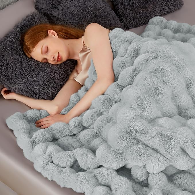 Touchat Luxury 1000GSM Faux Rabbit Fur Throw Blanket, Super Heavy Warm Cozy Grey Blankets for Couch Bed Sofa, Ruched Plush Fuzzy Elegant Soft Reversible Mink Blanket for Living Room Bedroom-Ruum Studio Home