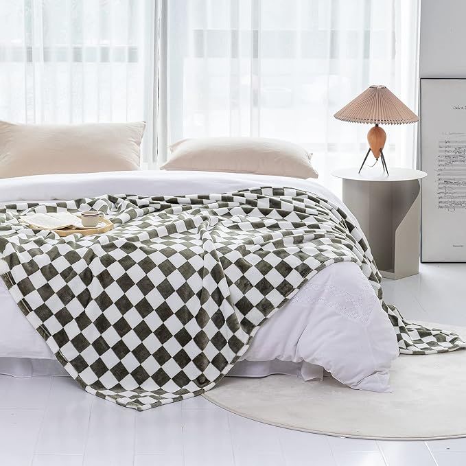 LOMAO Throw Blankets Flannel Blanket with Checkerboard Grid Pattern Soft Throw Blanket for Couch, Bed, Sofa Luxurious Warm and Cozy for All Seasons (Dark Olive, 90"x110")-Ruum Studio Home