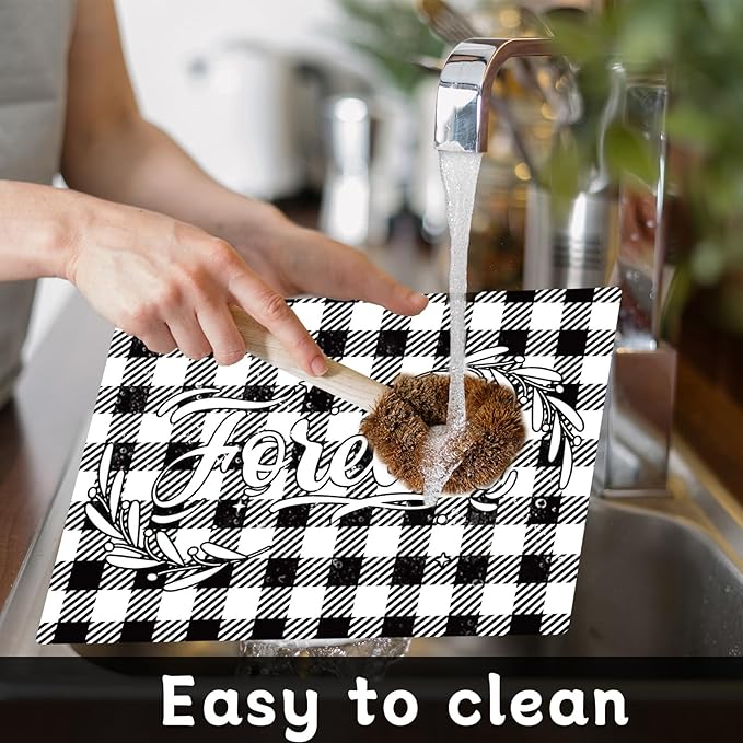 Love Family Placemats Set of 6 Buffalo Plaid Plastic Table Mats Black and White Plaid Place Mats Washable Vinyl Love Home Checkered Table Decoration for Indoor Outdoor Party Kitchen Dining-Ruum Studio Home
