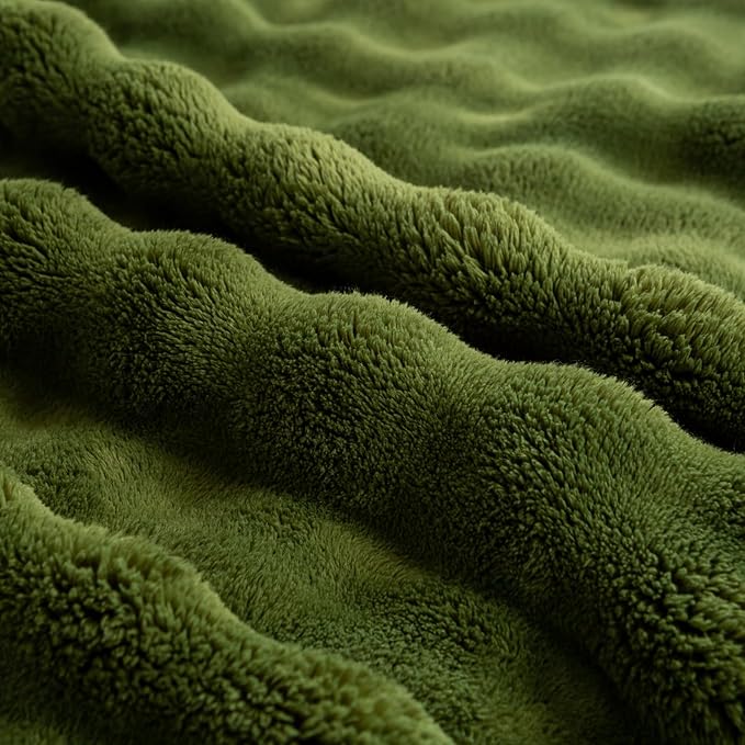 YUSOKI Luxury 3D Bubble Throw Blanket 5lb,All Ages,Home Decoration, (Olive Green,90 * 90inches)-Ruum Studio Home