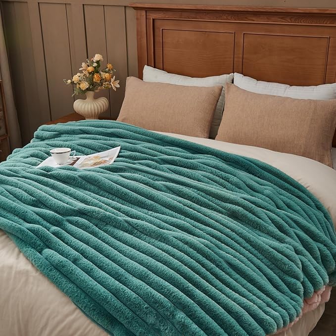 NEWCOSPLAY Faux Fur Throw Blanket Light Teal 3D Ribbed Plush Thick Warm Blanket for Couch Sofa Bed 850GSM (Light Teal Ribbed, Throw(50"x60"))-Ruum Studio Home