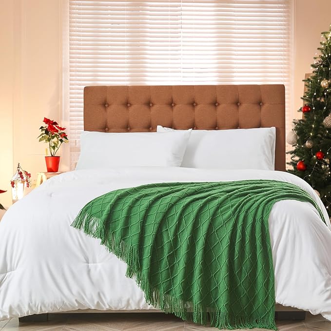inhand Green Christmas Throw Blanket for Couch and Bed, Birthday Gifts for Women Teen Girl Friend Home Decor Knitted Blanket and Throws, Outdoor Lightweight Farmhouse Warm Woven Decorative, 50"x60"-Ruum Studio Home