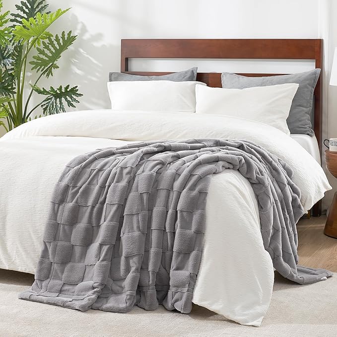 Cozy Bliss Checkered White Faux Rabbit Fur Throw Blanket, Soft Fuzzy Fluffy Minky Cream Furry Blankets for Couch, Bed (Grey, King(108" x 90"))-Ruum Studio Home