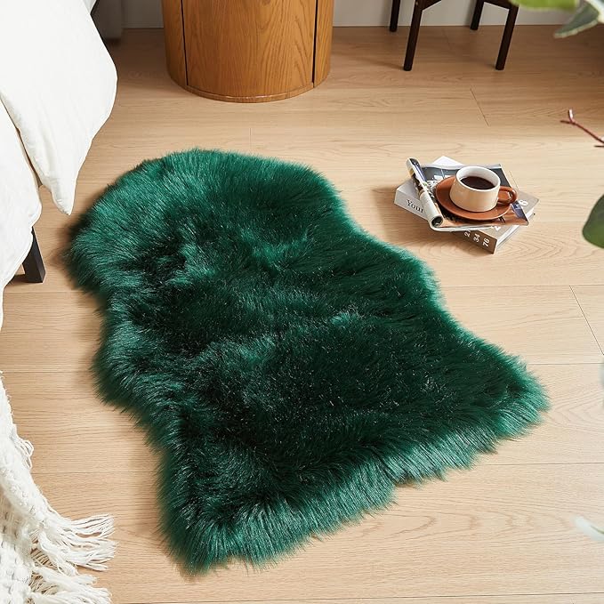 AMTOVO Faux Fur Rug, Dark Green Small Area Rug, Fluffy Sheepskin Rug, Fuzzy Ultra Soft 2 x 3 ft Shag Rugs for Bedroom Sofa Throw Cushion Room Decor, Sheepskin-Ruum Studio Home