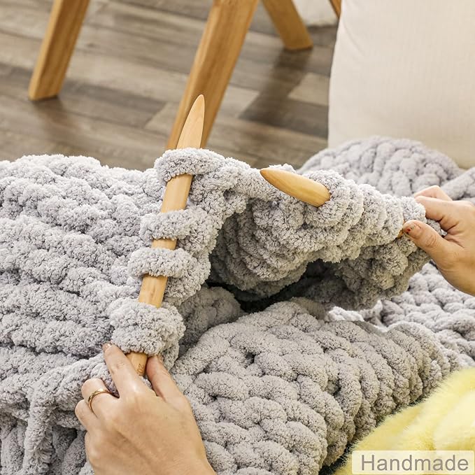 WESHIONGOO Chunky Knit Blanket Throw 40"×40" Knitted Throw Blankets for Couch Bed Fluffy Soft Blanket with Jumbo Chenille Yarn Thick 100% Handmade (Light Grey)-Ruum Studio Home