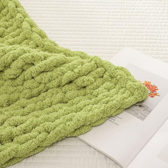 WESHIONGOO Chunky Knit Blanket Throw 50"×60" Knitted Throw Blankets for Couch Bed Fluffy Soft Blanket with Jumbo Chenille Yarn Thick 100% Handmade (Lime Green)-Ruum Studio Home