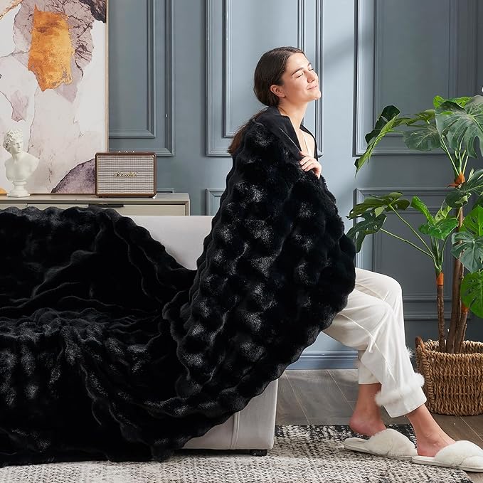 Cozy Bliss Faux Fur Throw Blanket for Couch, Fuzzy Soft Plush Thick Bubble Blanket for Sofa Bedroom Living Room, 50 * 60 Inches Black-Ruum Studio Home