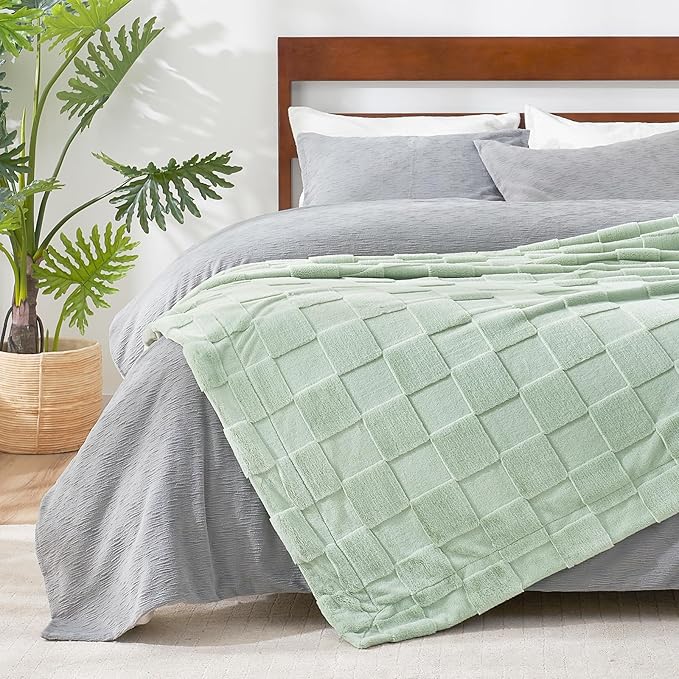 Cozy Bliss Checkered White Faux Rabbit Fur Throw Blanket, Soft Fuzzy Fluffy Minky Cream Furry Blankets for Couch, Bed (Sage Green, King(108" x 90")-Ruum Studio Home