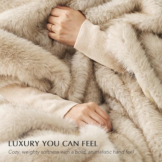 Luxury Faux Fur Throw Blanket, Soft Fluffy Faux Mink Blankets for Bed, Couch, Sofa, Thick Cozy Plush Warm Fur Throws with Reversible Velvet, Tipped Golden Fox, 50"x60"-Ruum Studio Home