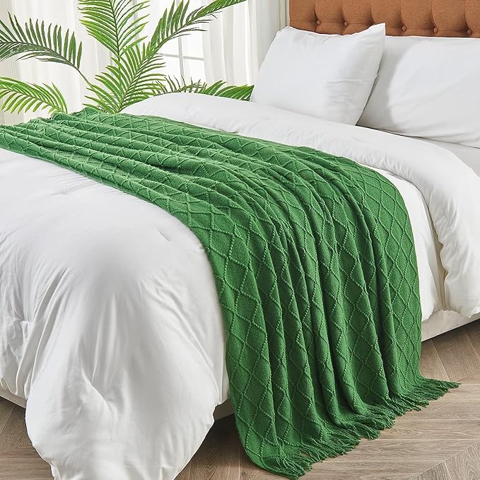 inhand Green Christmas Throw Blanket for Couch and Bed, Birthday Gifts for Women Teen Girl Friend Home Decor Knitted Blanket and Throws, Outdoor Lightweight Farmhouse Warm Woven Decorative, 50"x60"-Ruum Studio Home