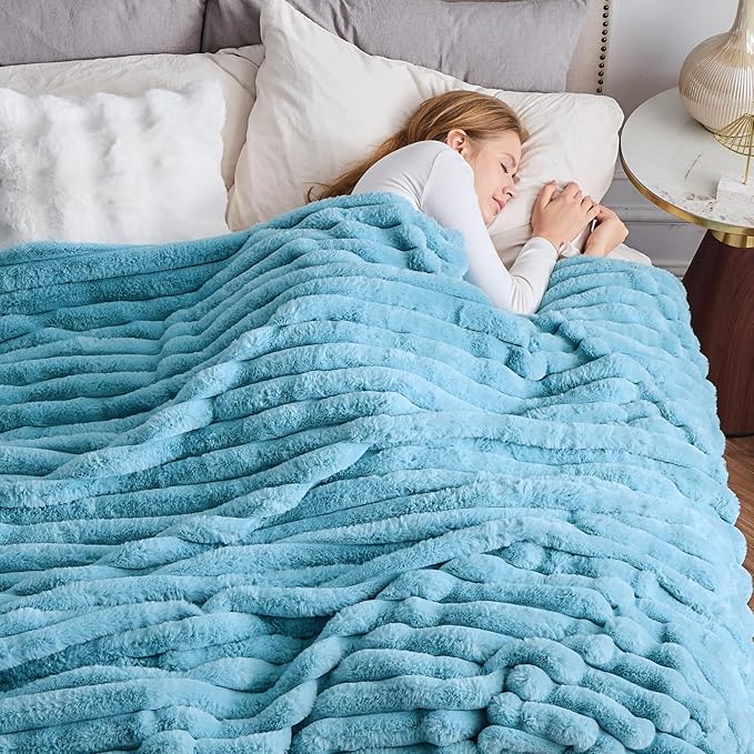NEWCOSPLAY Faux Fur Throw Blanket Blue 3D Ribbed Plush Thick Warm Blanket for Couch Sofa Bed 850GSM (Blue Ribbed, Throw(50"x60"))-Ruum Studio Home