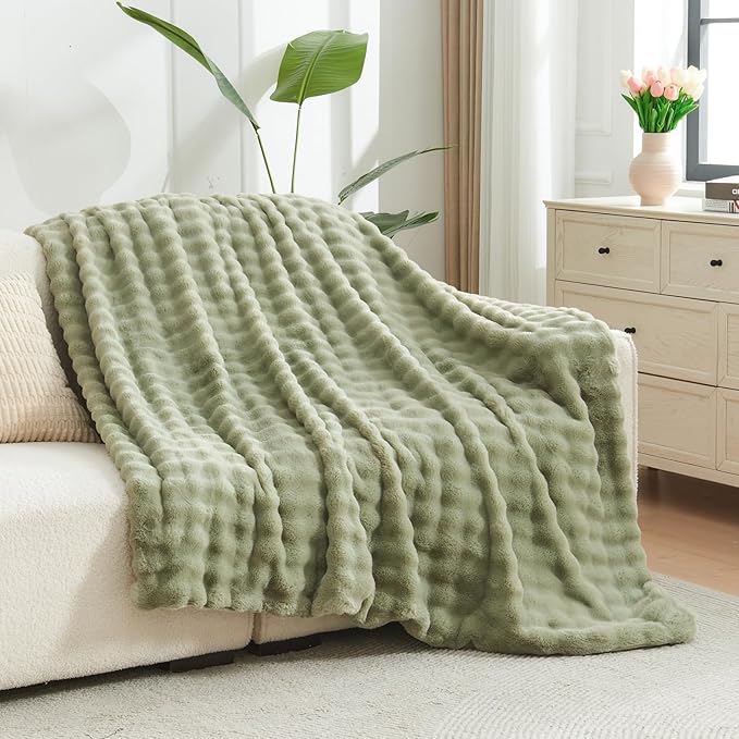 NEWCOSPLAY Faux Fur Throw Blanket Sage Green Bubble Blanket Thick Warm Soft for Couch Sofa Bed 550GSM (Sage Green, Throw(50"x60"))-Ruum Studio Home