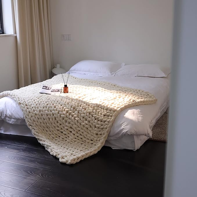 Maetoow Chenille Chunky Knit Blanket Throw （40×50 Inch）, Handmade Warm & Cozy Blanket Couch, Bed, Home Decor, Soft Breathable Fleece Banket, Christmas Thick and Giant Yarn Throws, Cream-Ruum Studio Home
