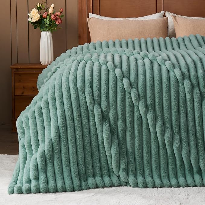 NEWCOSPLAY Faux Fur Twin Blanket New Sage Green 3D Ribbed Plush Thick Warm Blanket for Couch Sofa Bed 850GSM (New Sage Green Ribbed, Twin(60"x80"))-Ruum Studio Home